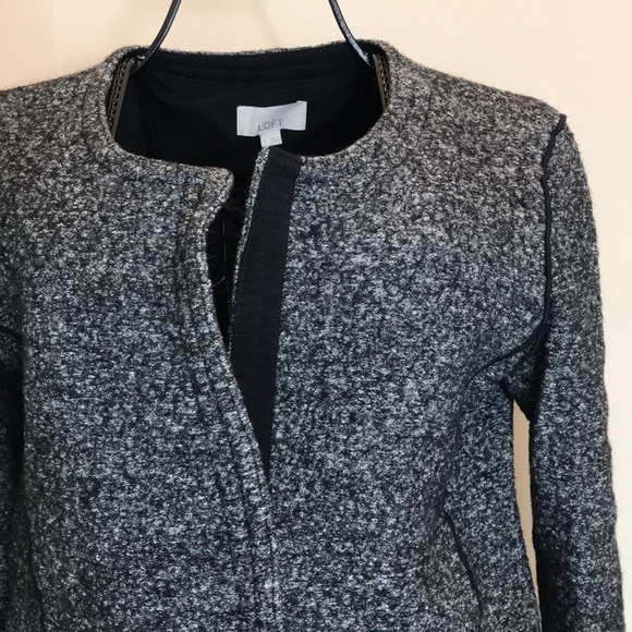 Ann Taylor Loft Gray 2-Snap Button Blazer Size 8 - Picture 2 of 8